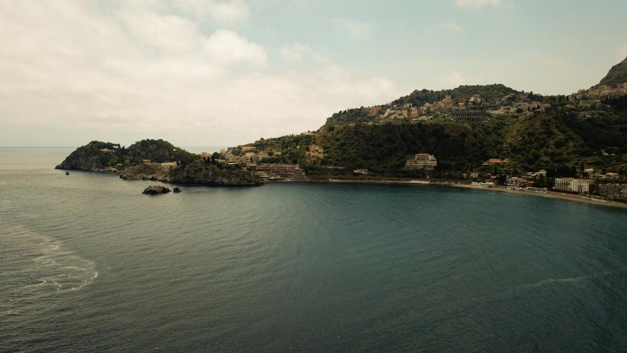 Mare Roccia Beachfront Apartment Taormina Dış mekan fotoğraf