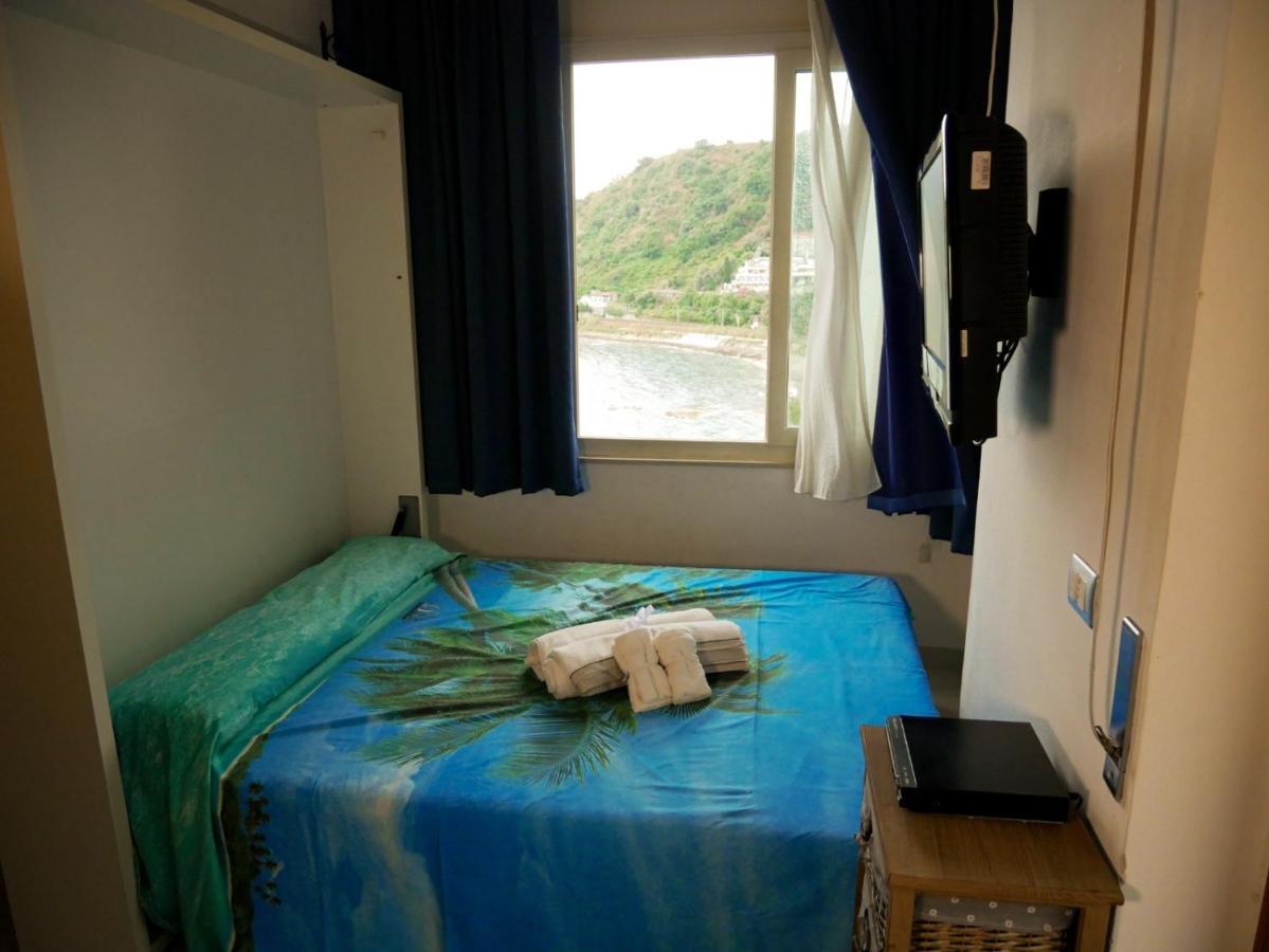 Mare Roccia Beachfront Apartment Taormina Dış mekan fotoğraf